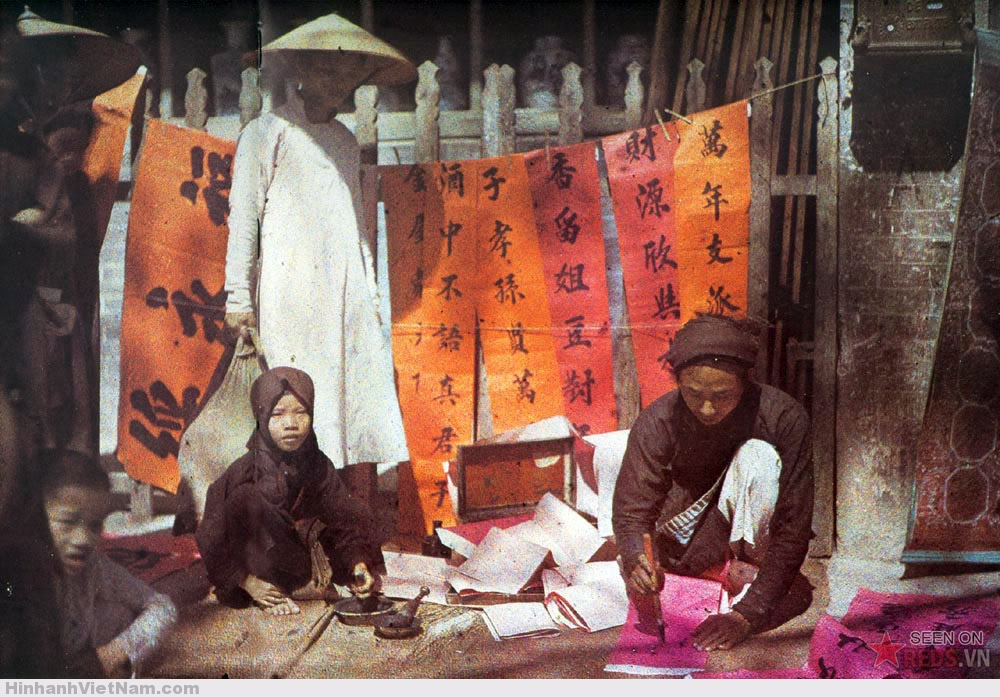 Một ông đồ bán chữ ở Hà Nội, 1915.