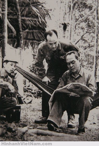 Ảnh hiếm về Đại Tướng Võ Nguyên Giáp (1954 - 1975) Ảnh hiếm về Đại Tướng Võ Nguyên Giáp (1954 - 1975)