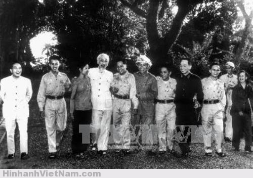 Ảnh hiếm về Đại Tướng Võ Nguyên Giáp (1954 - 1975) Ảnh hiếm về Đại Tướng Võ Nguyên Giáp (1954 - 1975)