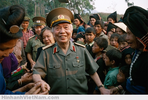 Ảnh hiếm về Đại Tướng Võ Nguyên Giáp (1954 - 1975) Ảnh hiếm về Đại Tướng Võ Nguyên Giáp (1954 - 1975)