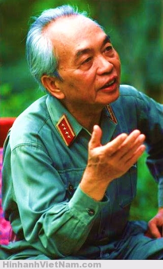 Ảnh hiếm về Đại Tướng Võ Nguyên Giáp (1954 - 1975) Ảnh hiếm về Đại Tướng Võ Nguyên Giáp (1954 - 1975)