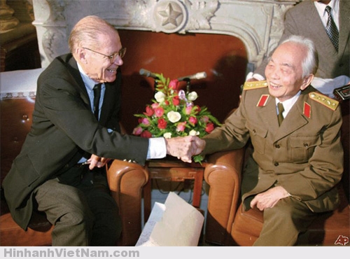 Ảnh hiếm về Đại Tướng Võ Nguyên Giáp (1954 - 1975) Ảnh hiếm về Đại Tướng Võ Nguyên Giáp (1954 - 1975)