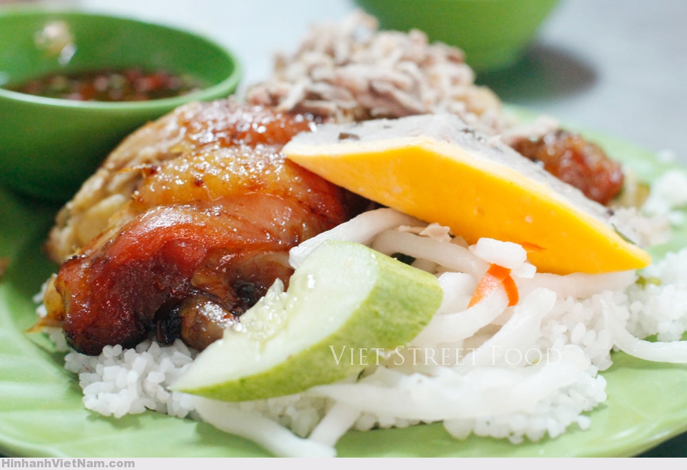 Món ăn đường phố Việt Nam là một thế giới của sắc màu và hương vị. Đến với đất nước Việt Nam, bạn sẽ được thưởng thức những món ăn phong phú, độc đáo và vô cùng hấp dẫn trên đường phố. Hãy xem những hình ảnh về món ăn đường phố và bạn sẽ không thể không thèm muốn thưởng thức.
